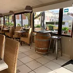 Logis - Et Restaurant L'oceana فندق