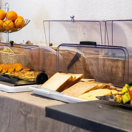 Logis - Et Restaurant L'oceana فندق لانتون