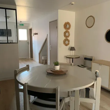 Logis - Et Restaurant L'oceana فندق 2*